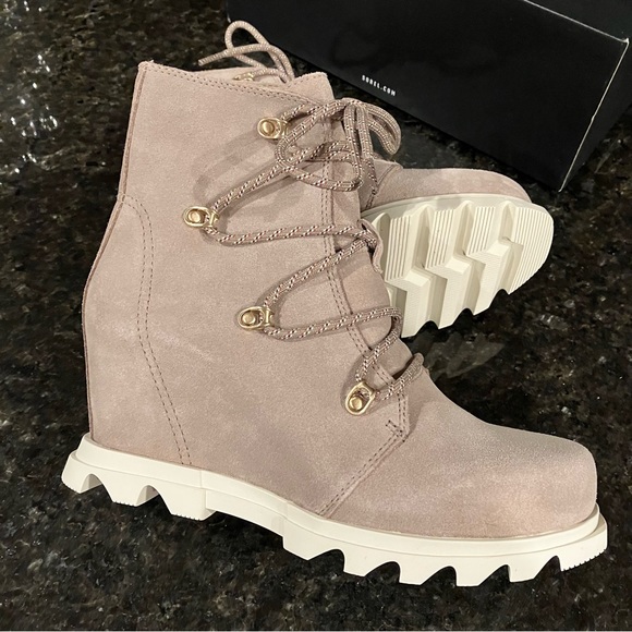 New Sorel Joan Of Arctic Wedge III Lace Boot, Waterproof Suede Lace-Up Booties - Picture 7 of 16
